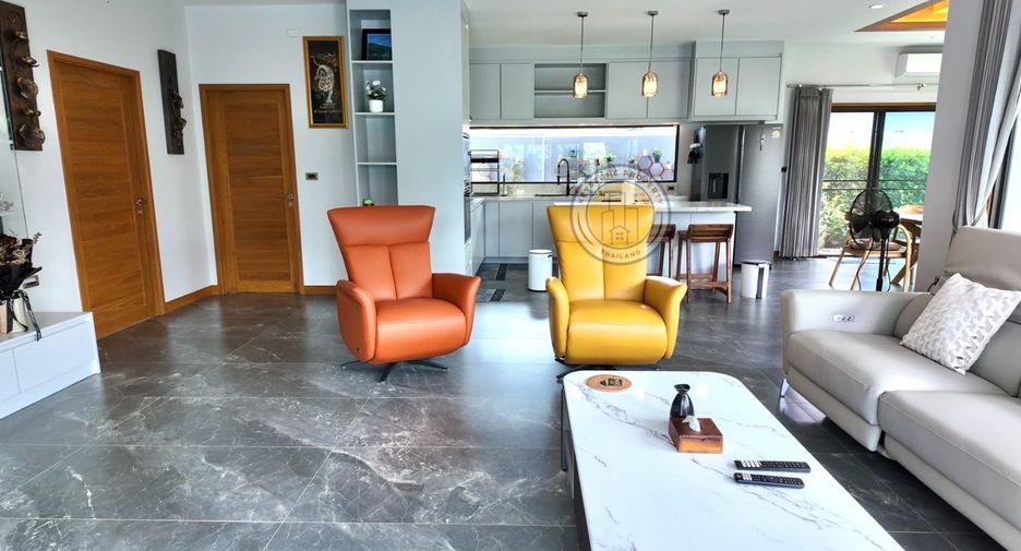 For sale 3 ベッドルーム villa in Bang Lamung, Chonburi