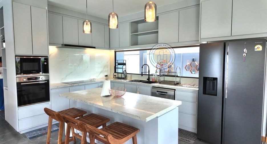 For sale 3 ベッドルーム villa in Bang Lamung, Chonburi