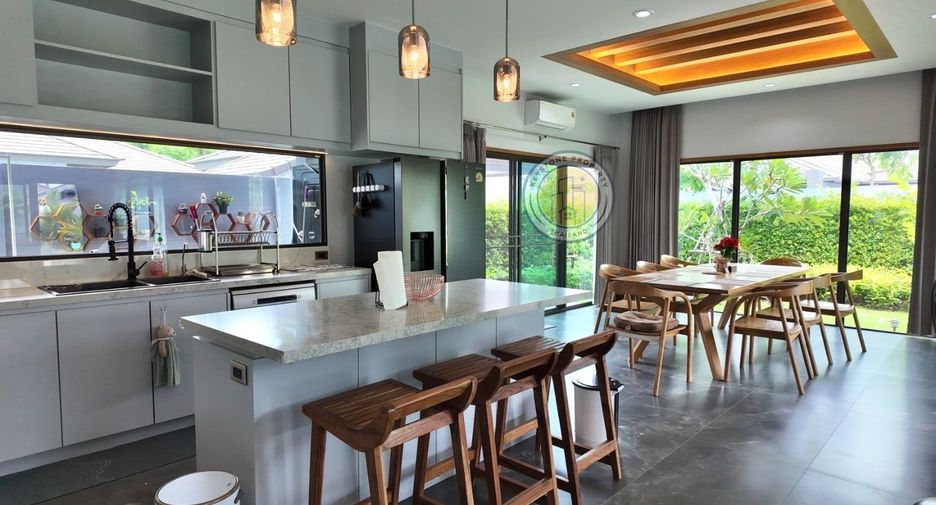 For sale 3 ベッドルーム villa in Bang Lamung, Chonburi