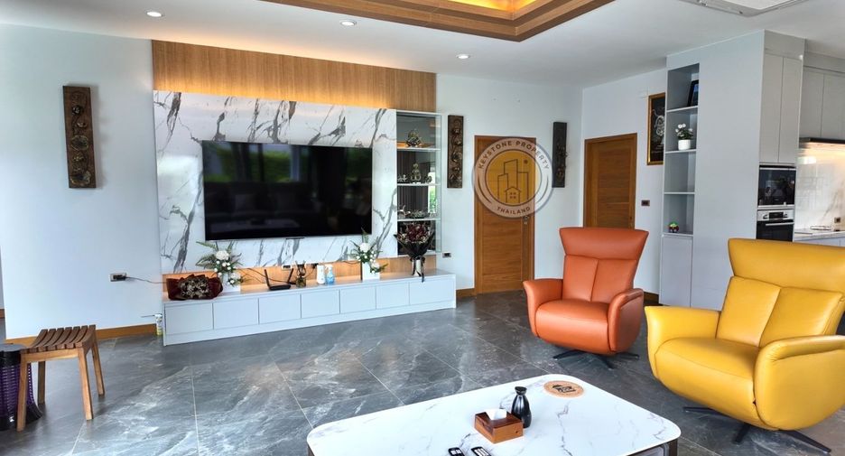 For sale 3 ベッドルーム villa in Bang Lamung, Chonburi