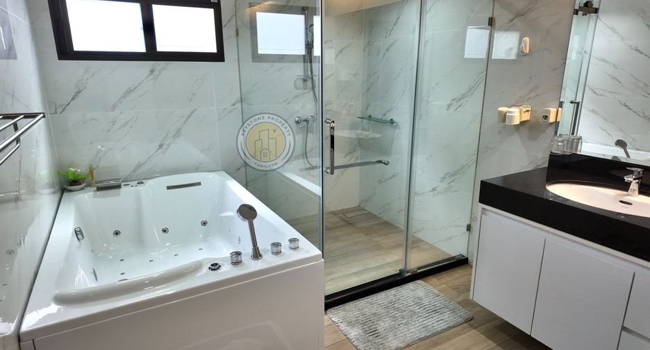 For sale 3 ベッドルーム villa in Bang Lamung, Chonburi