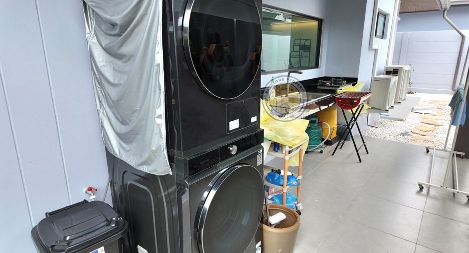For sale 3 ベッドルーム villa in Bang Lamung, Chonburi