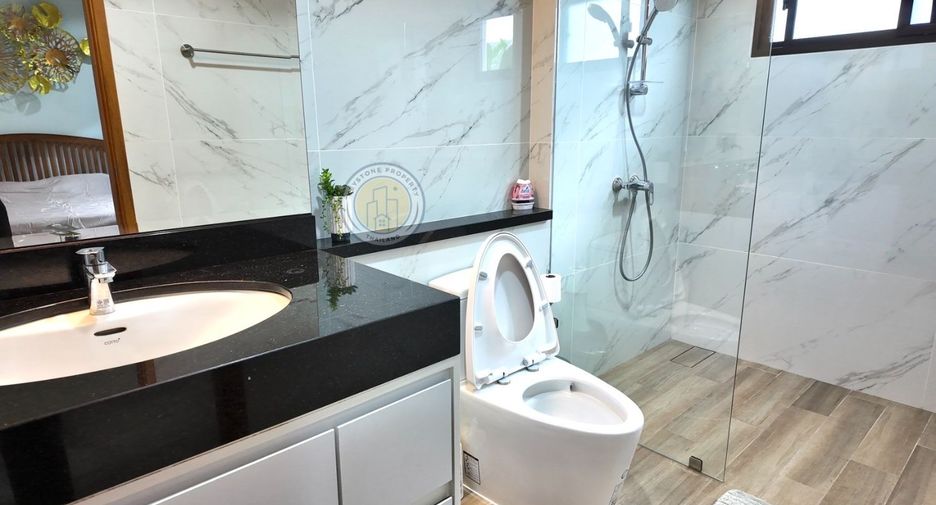 For sale 3 ベッドルーム villa in Bang Lamung, Chonburi
