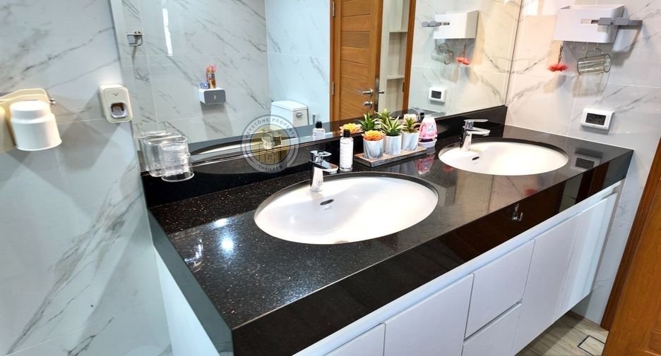 For sale 3 ベッドルーム villa in Bang Lamung, Chonburi