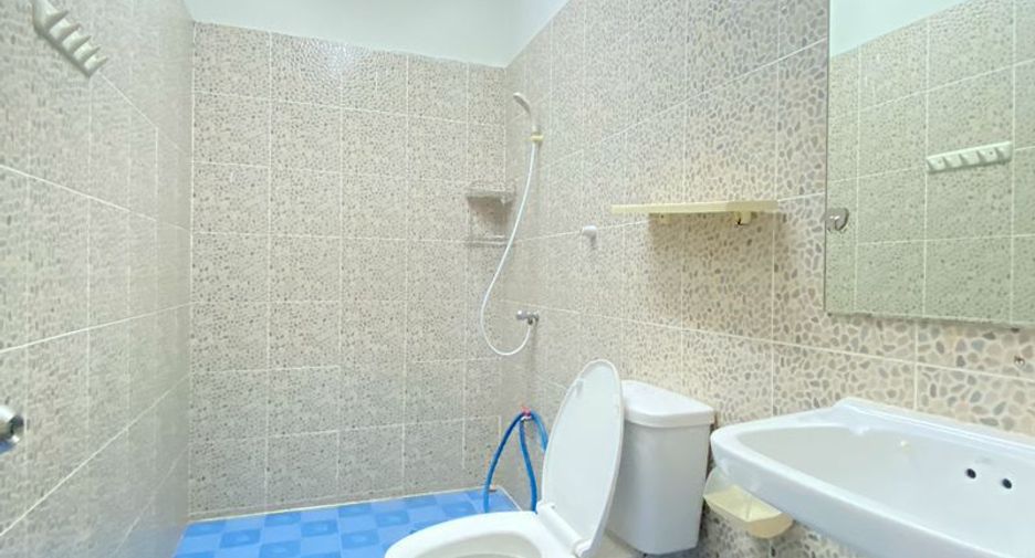 For rent 2 bedrooms townhouse in Suan Luang, Bangkok