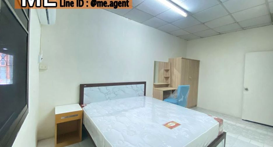 For rent 2 bedrooms townhouse in Suan Luang, Bangkok