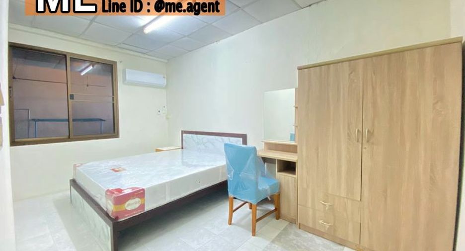 For rent 2 bedrooms townhouse in Suan Luang, Bangkok