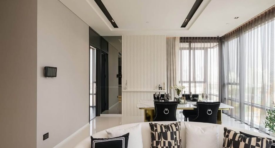 For rent and for sale 2 bedrooms condo in Watthana, Bangkok