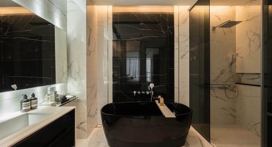 For rent and for sale 2 bedrooms condo in Watthana, Bangkok