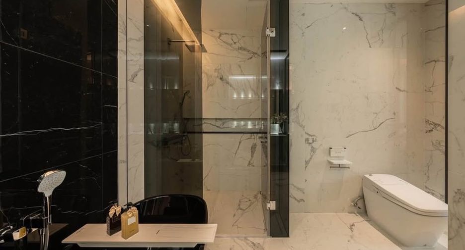 For rent and for sale 2 bedrooms condo in Watthana, Bangkok