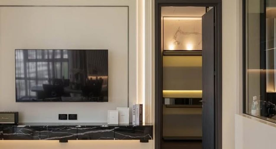 For rent and for sale 2 bedrooms condo in Watthana, Bangkok