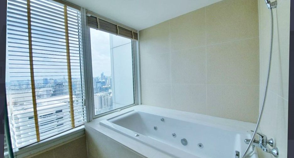 For rent 4 ベッドルーム condo in Watthana, Bangkok