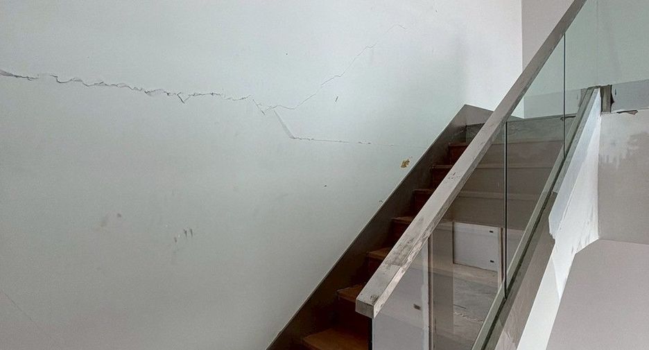 Wohnung zum Kauf mit 4 Zimmer in Bang Kho Laem, Bangkok