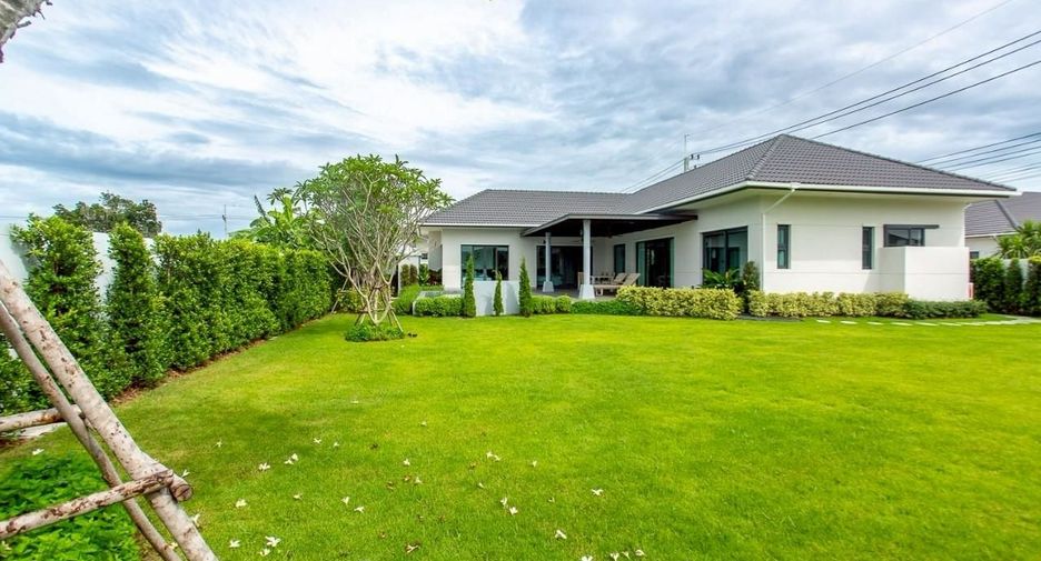 For sale 3 bedrooms villa in Hua Hin, Prachuap Khiri Khan