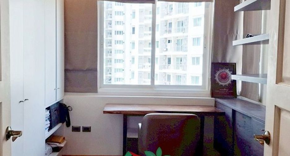 For sale 2 bedrooms condo in Huai Khwang, Bangkok