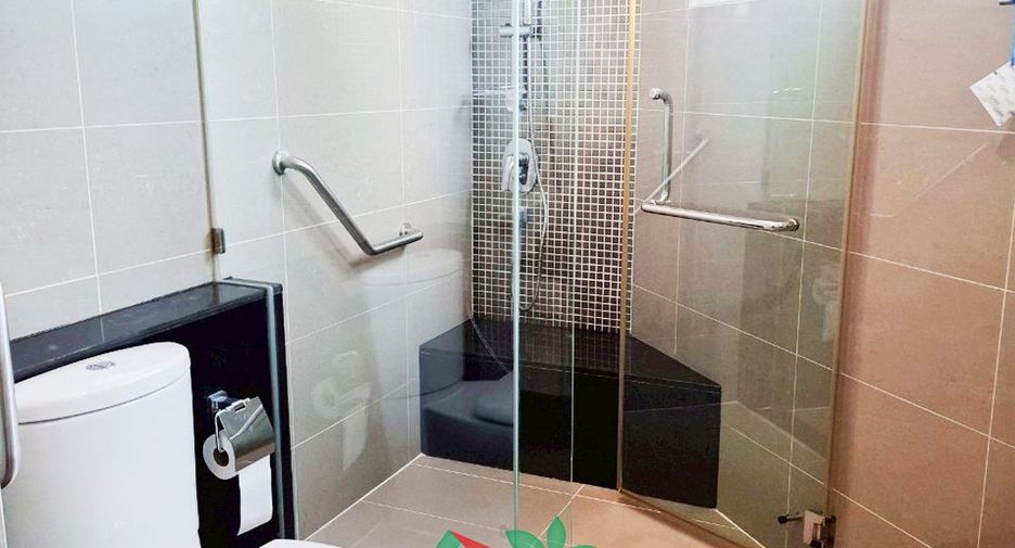 For sale 2 bedrooms condo in Huai Khwang, Bangkok