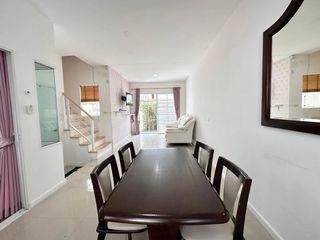 Reihenhaus zur Miete mit 3 Zimmer in Si Racha, Chonburi