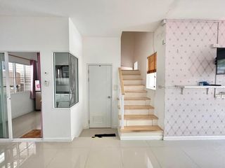 Reihenhaus zur Miete mit 3 Zimmer in Si Racha, Chonburi
