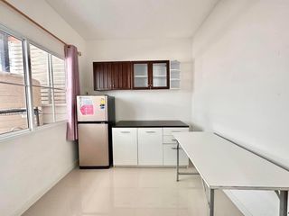 Reihenhaus zur Miete mit 3 Zimmer in Si Racha, Chonburi