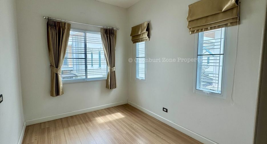 Haus zum Kauf mit 3 Zimmer in Si Racha, Chonburi