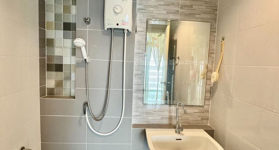 Haus zum Kauf mit 3 Zimmer in Si Racha, Chonburi