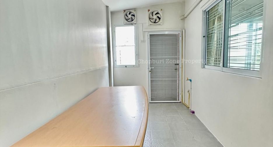 Haus zum Kauf mit 3 Zimmer in Si Racha, Chonburi
