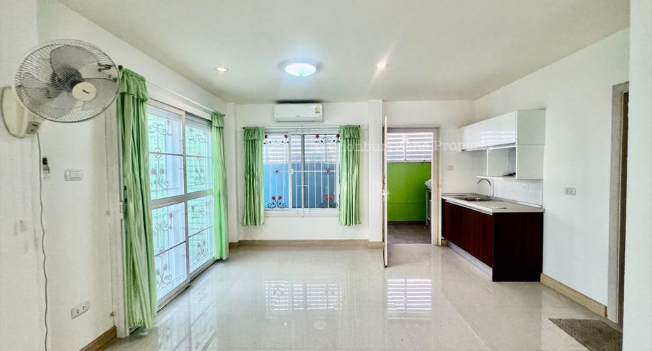 For sale 3 bedrooms townhouse in Bang Lamung, Chonburi