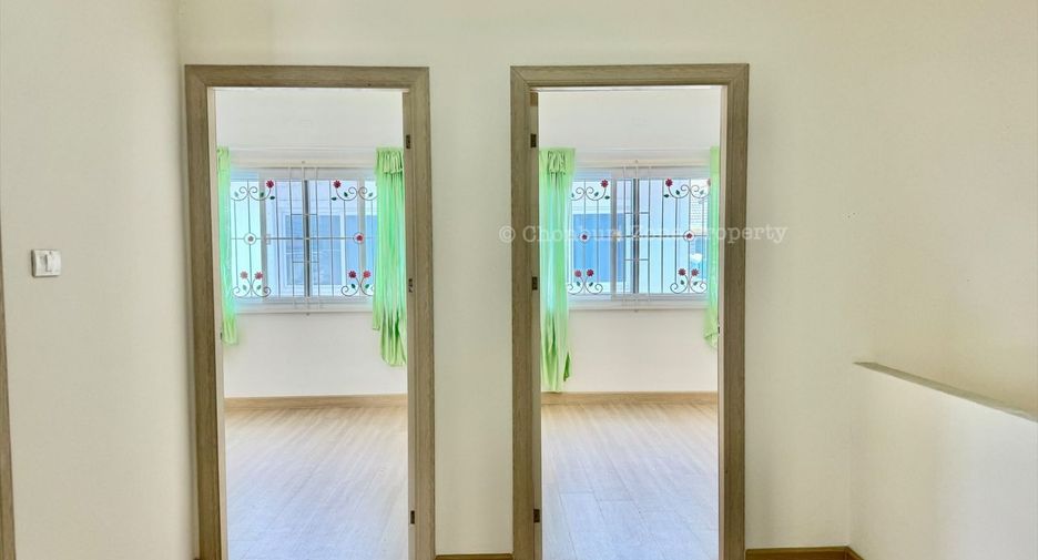 For sale 3 bedrooms townhouse in Bang Lamung, Chonburi