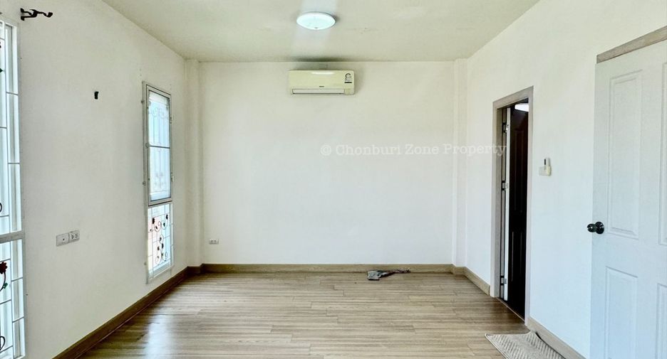 For sale 3 bedrooms townhouse in Bang Lamung, Chonburi