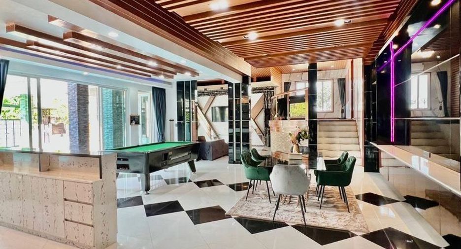 For rent and for sale 4 bedrooms villa in Bang Lamung, Chonburi