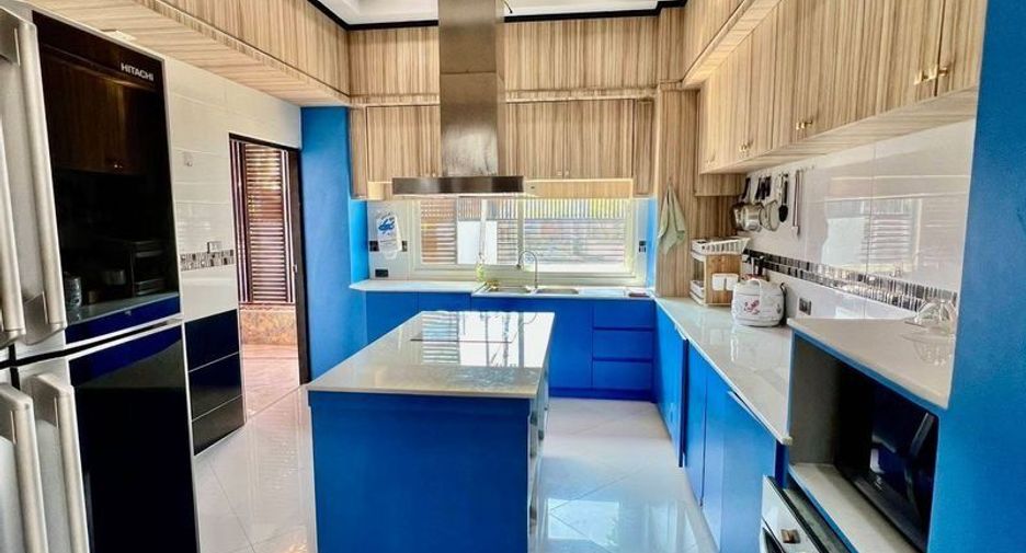 For rent and for sale 4 bedrooms villa in Bang Lamung, Chonburi