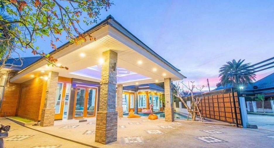 For rent and for sale 4 bedrooms villa in Bang Lamung, Chonburi