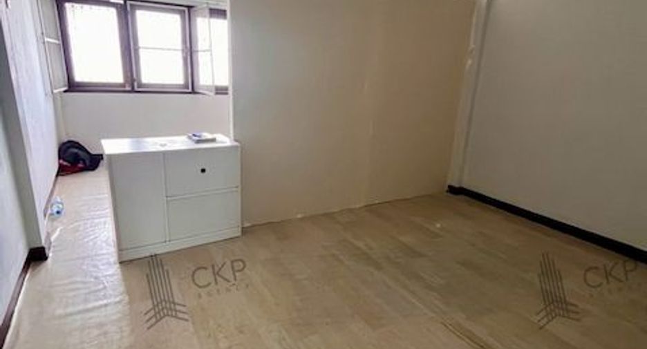 For sale 2 bedrooms retail Space in Phaya Thai, Bangkok