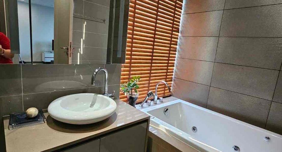 Wohnung zur Miete und zum Kauf mit 2 Zimmer in Bang Rak, Bangkok