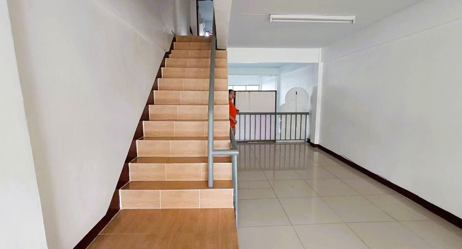 Gewerbefläche zum Kauf mit 4 Zimmer in Mueang Nonthaburi, Nonthaburi