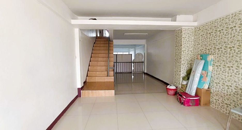 Gewerbefläche zum Kauf mit 4 Zimmer in Mueang Nonthaburi, Nonthaburi