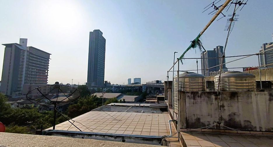 Gewerbefläche zum Kauf mit 4 Zimmer in Mueang Nonthaburi, Nonthaburi