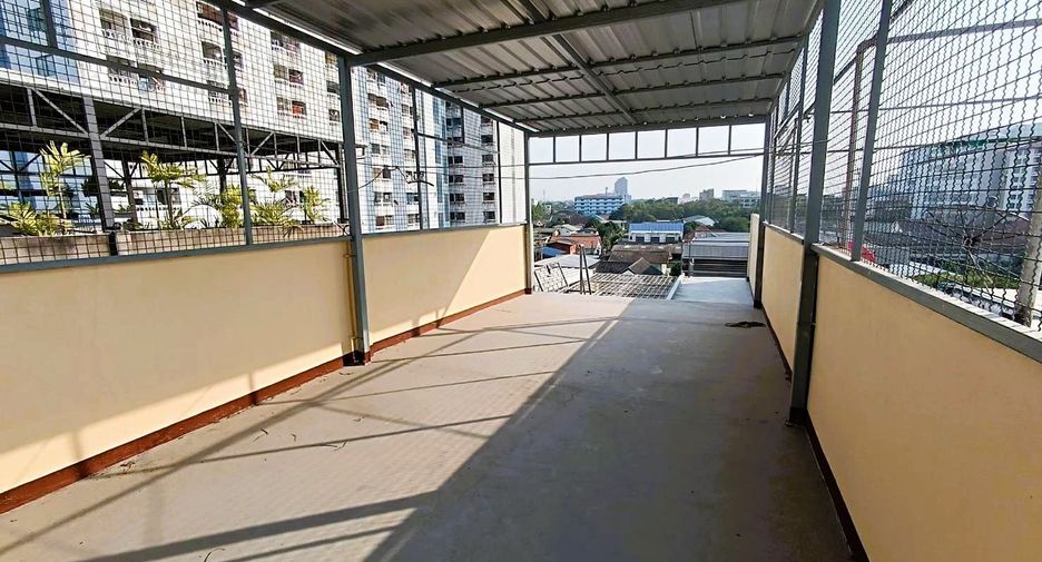 Gewerbefläche zum Kauf mit 4 Zimmer in Mueang Nonthaburi, Nonthaburi