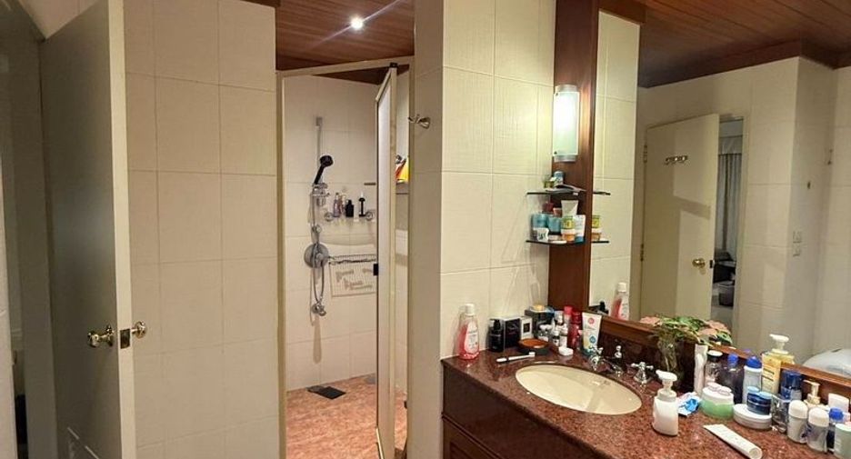 À vendre 3 chambres condo à Watthana, Bangkok