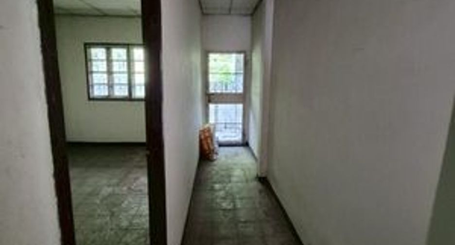 For sale 2 bedrooms townhouse in Bangkok Noi, Bangkok