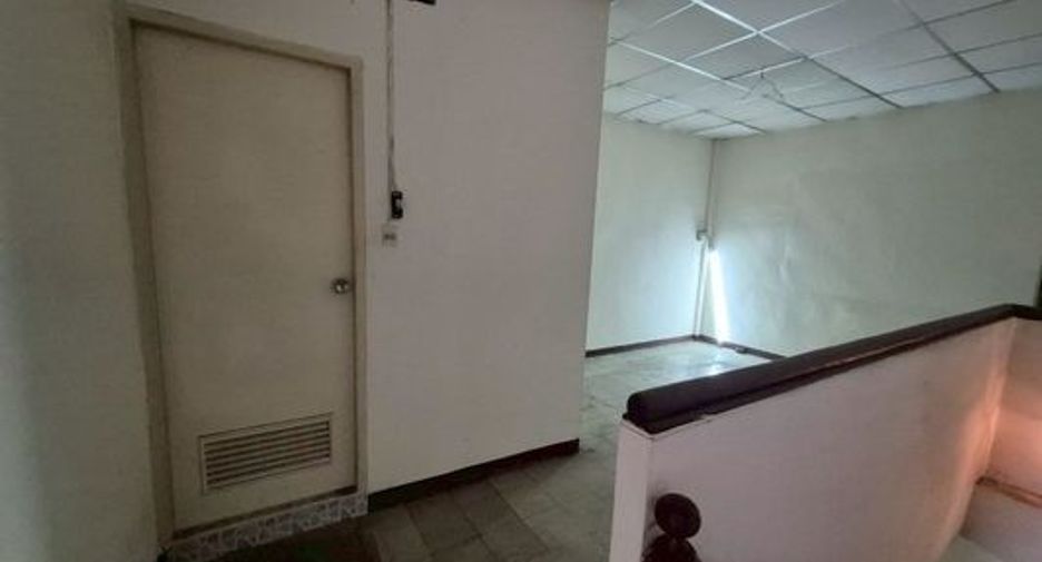 For sale 2 bedrooms townhouse in Bangkok Noi, Bangkok