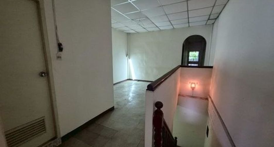 For sale 2 bedrooms townhouse in Bangkok Noi, Bangkok
