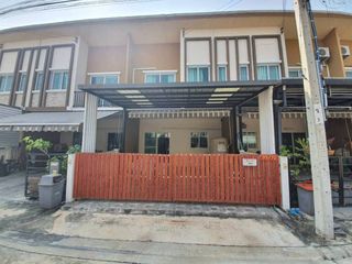 À vendre 3 chambres maison de ville à Thung Khru, Bangkok