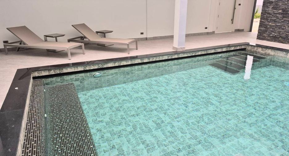 For sale 3 ベッドルーム villa in Bang Lamung, Chonburi