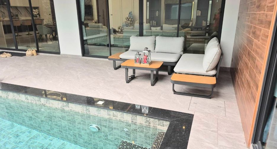 For sale 3 ベッドルーム villa in Bang Lamung, Chonburi