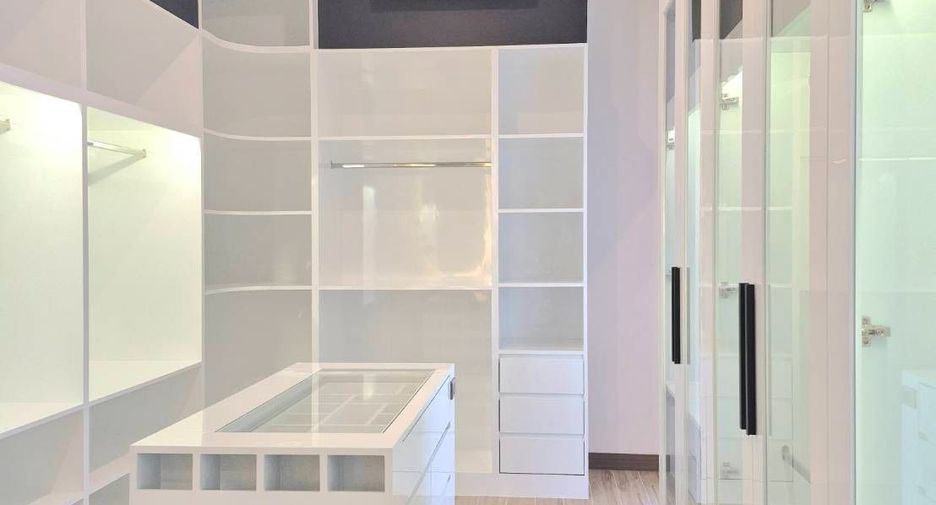 For sale 3 ベッドルーム villa in Bang Lamung, Chonburi