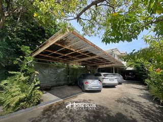 For sale 4 bedrooms house in Wang Thonglang, Bangkok