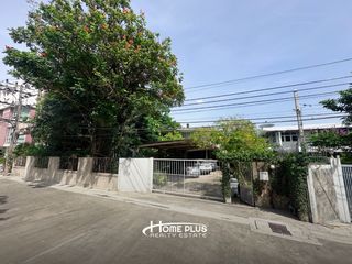 For sale 4 bedrooms house in Wang Thonglang, Bangkok