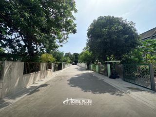 For sale 4 bedrooms house in Wang Thonglang, Bangkok