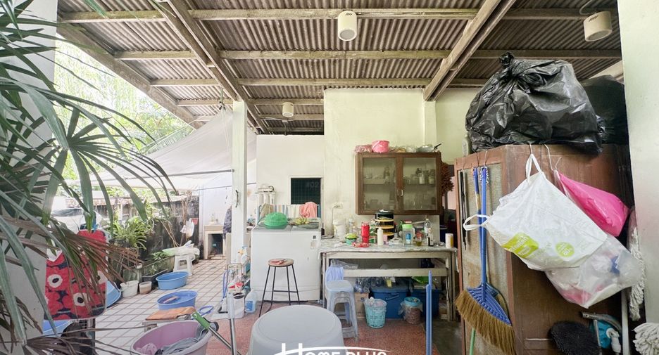 For sale 4 bedrooms house in Wang Thonglang, Bangkok